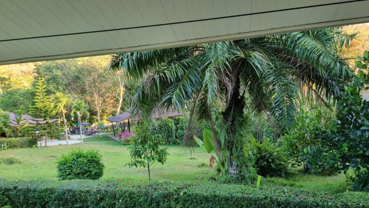 Mookies Bungalows Ko Mook Buitenkant foto